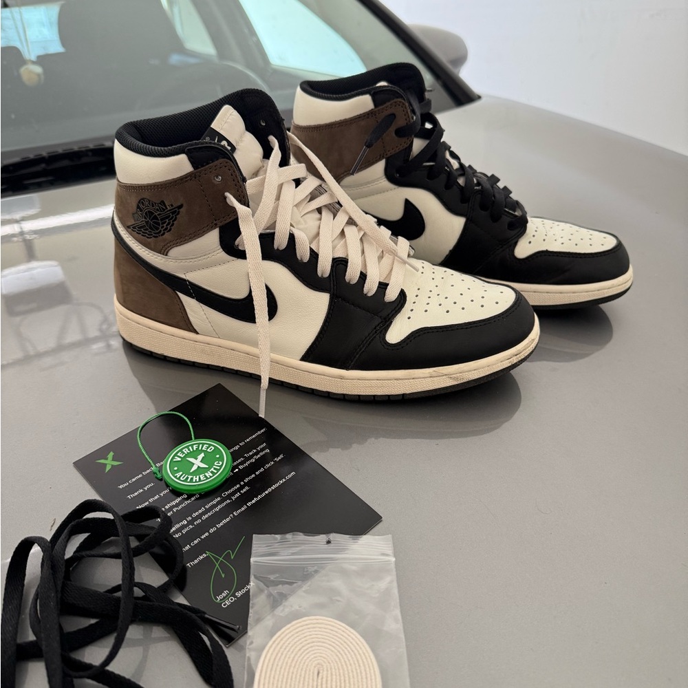 Nike Air Jordan 1 Retro High OG “Dark Mocha”